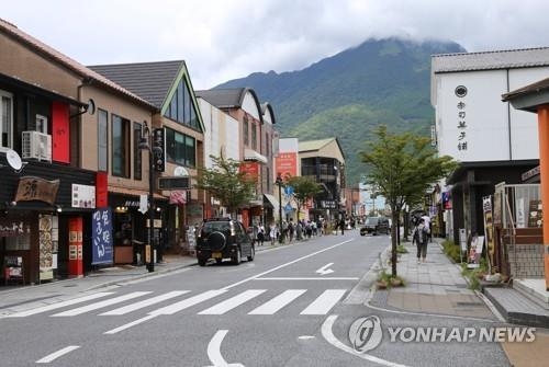 日여행 한국인 관광객 급감세 계속…10월 韓여행객 66.1%↓ `뚝`