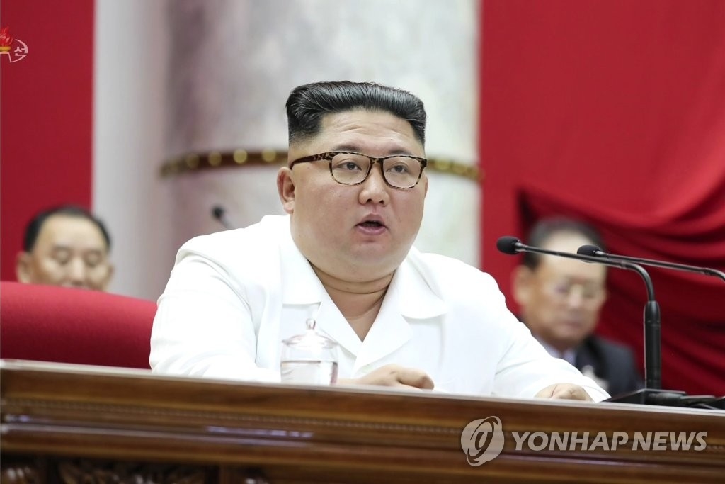 김정은 "충격적 행동 갈 것…머지않아 새 전략무기 목격"