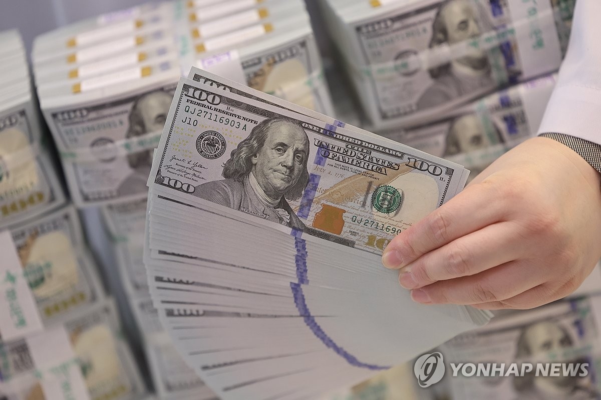 美 신용등급 강등에도 환율 1,390원대…"영향 크지 않을 것"