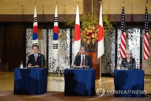 韓国、米国、日本の外務副大臣は、核実験に対する前例のない強力な対応をまとめました