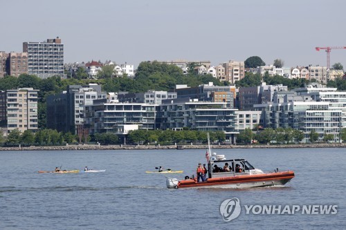 뉴욕 허드슨강에 헬기 추락경찰 1명 사망 확인
