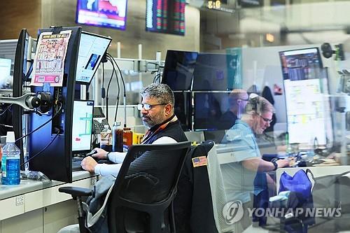 국채 매도세 지속금리 급등연은 총재 서 투자금 이탈