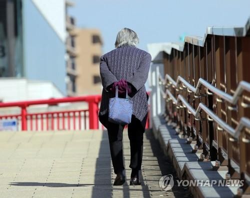 일본 작년 고독사 2만2천명 남성이 80첫 정부 추계