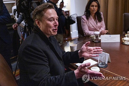 머스크 전용기 승무원지침엔 좋은 사람와이파이 끊김 싫어해