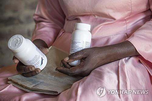 OECD 지난해 공적개발원조 300조원전년 대비 7