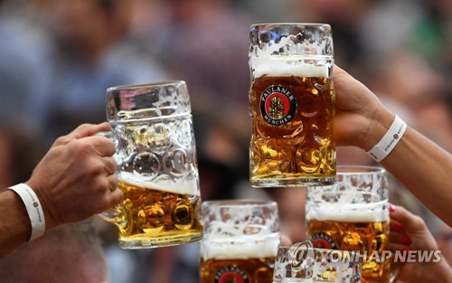 독일 맥주 내수 부진에 트럼프 관세 이중고