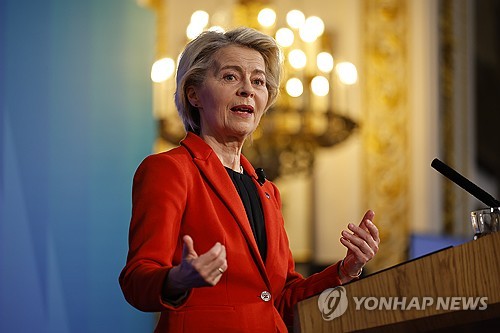 EU수장 러 화석연료 수입중단 계획 곧 발표LNG 중요