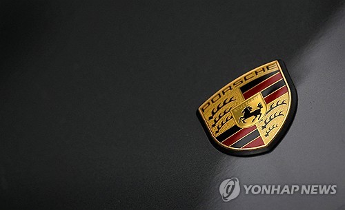 포르쉐 미국 관세에 올해 실적전망 대폭 하향종합