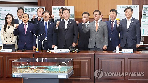 [살까팔까] 이재명 정부 출범 첫날 재생에너지·이차전지株 일제 비상