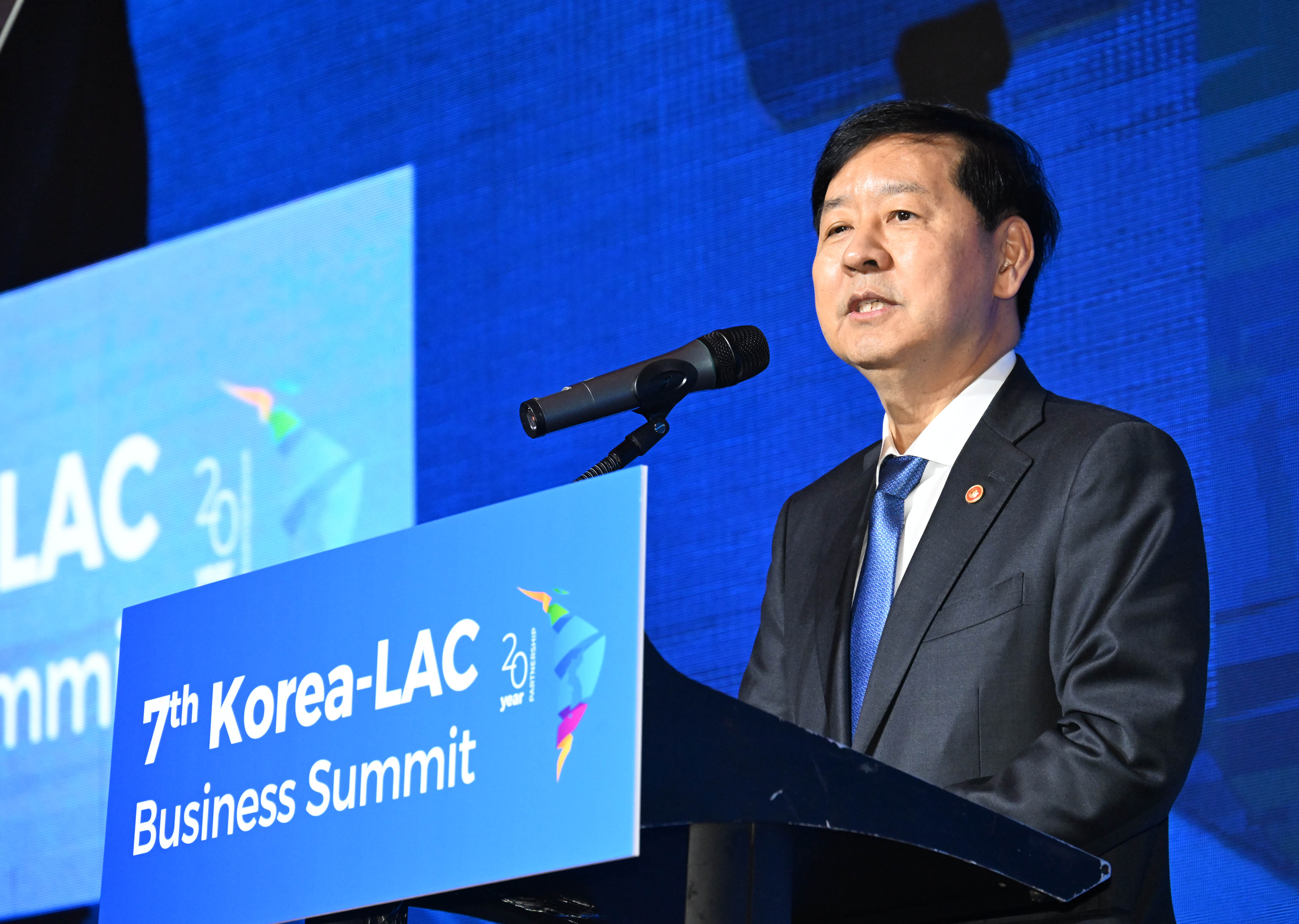 구윤철 부총리 겸 기획재정부 장관이 27일 서울 영등포구 콘래드호텔에서 열린 '제7차 한-중남미 비즈니스 서밋'에서 개회사를 하고 있다.