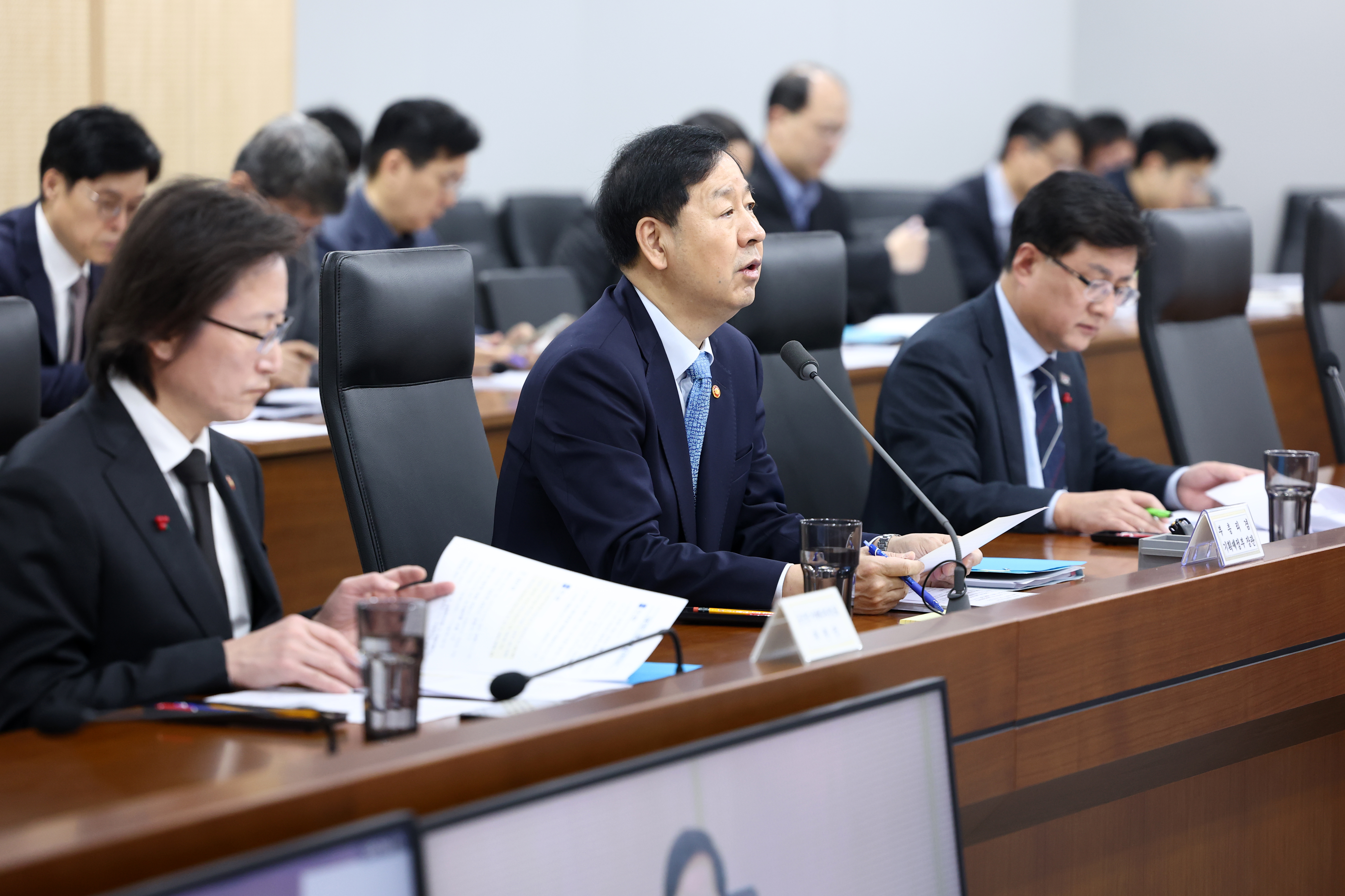 구윤철 부총리 겸 기획재정부 장관이 26일 정부세종청사 중앙동에서 열린 성장전략TF 겸 경제관계장관회의에서 발언하고 있다. 