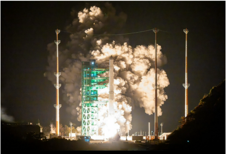 11월 27일 새벽 전남 고흥군 나로우주센터에서 한국형 발사체 누리호(KSLV-Ⅱ) 4차 발사가 이뤄지고 있는 모습. (사진=우주항공청)