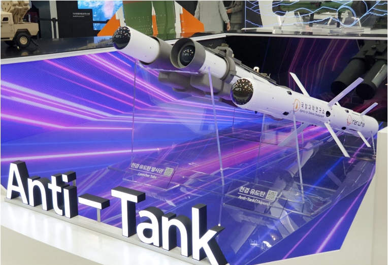 대한민국방위산업전 2022(DX KOREA 2022)에 전시된 공대지유도탄 '천검'. (사진=한화에어로스페이스)