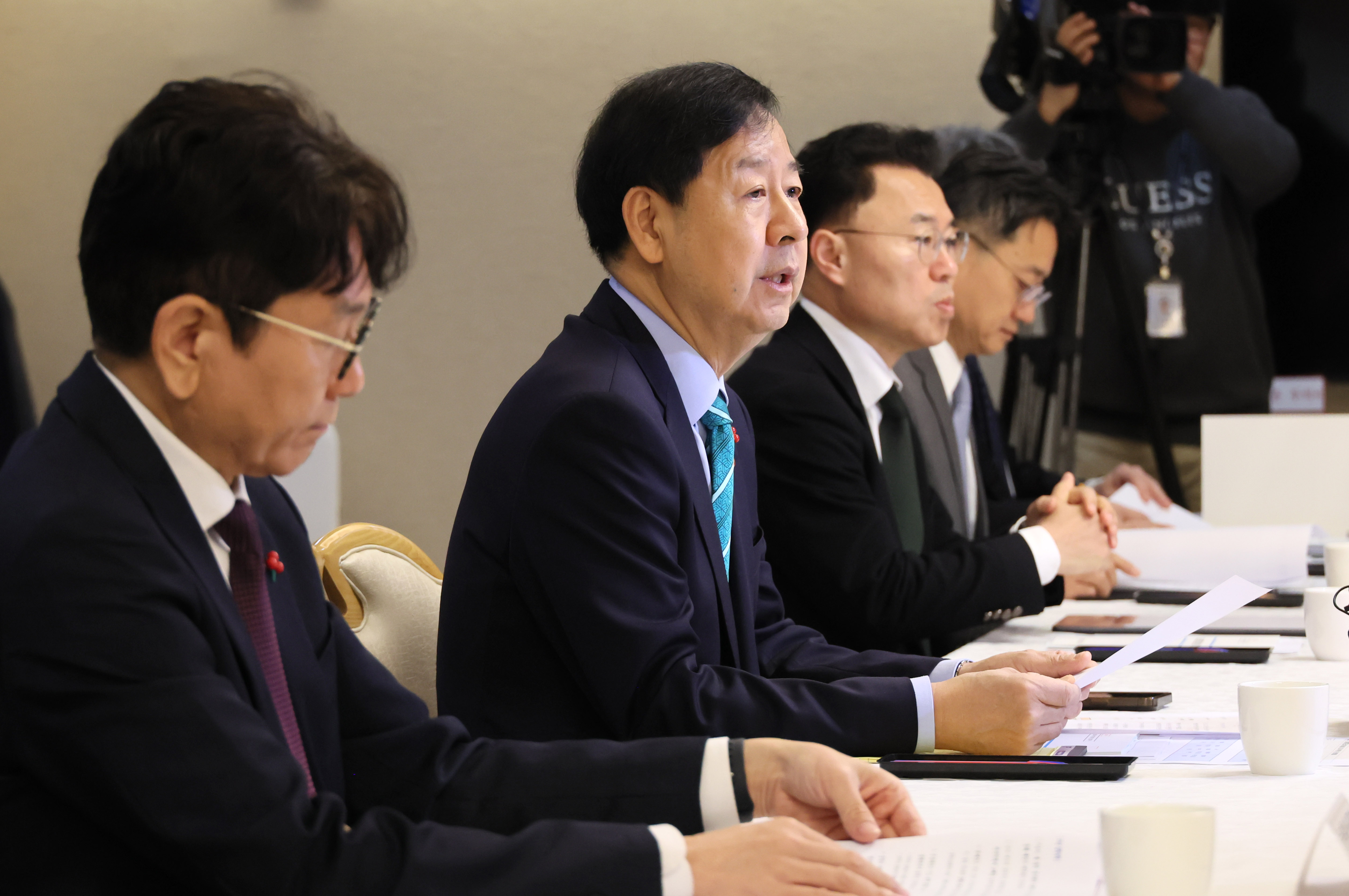 구윤철 부총리 겸 기획재정부 장관이 8일 서울 종로구 정부서울청사에서 열린 제28차 관계부처 합동 재정집행 점검회의에서 발언하고 있다.