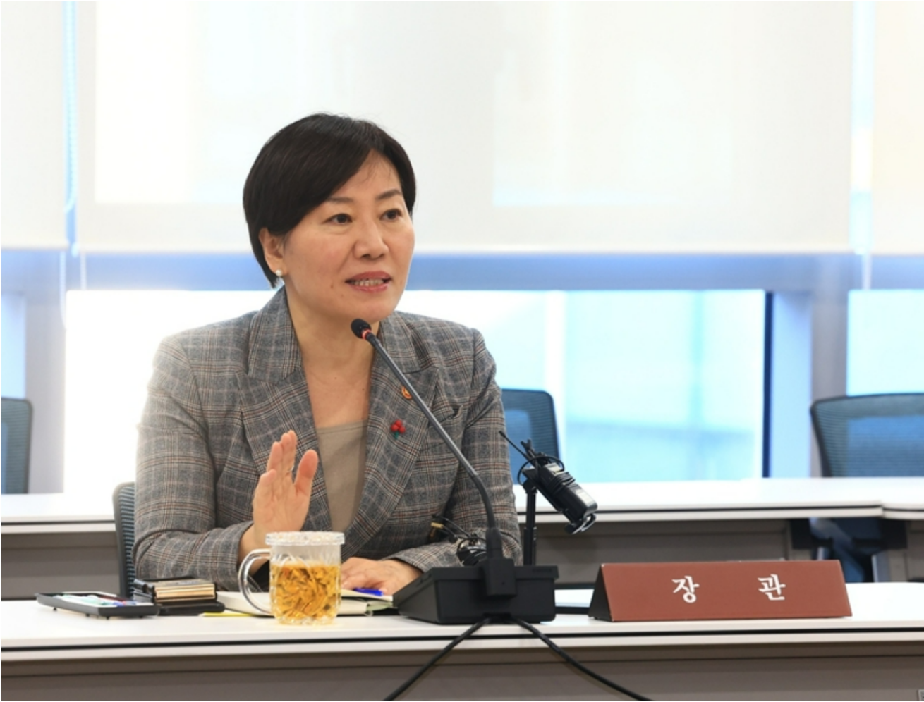 송미령 농림축산식품부 장관이 12일 세종시 정부세종청사에 열린 기자간담회에서 발언하고 있다.