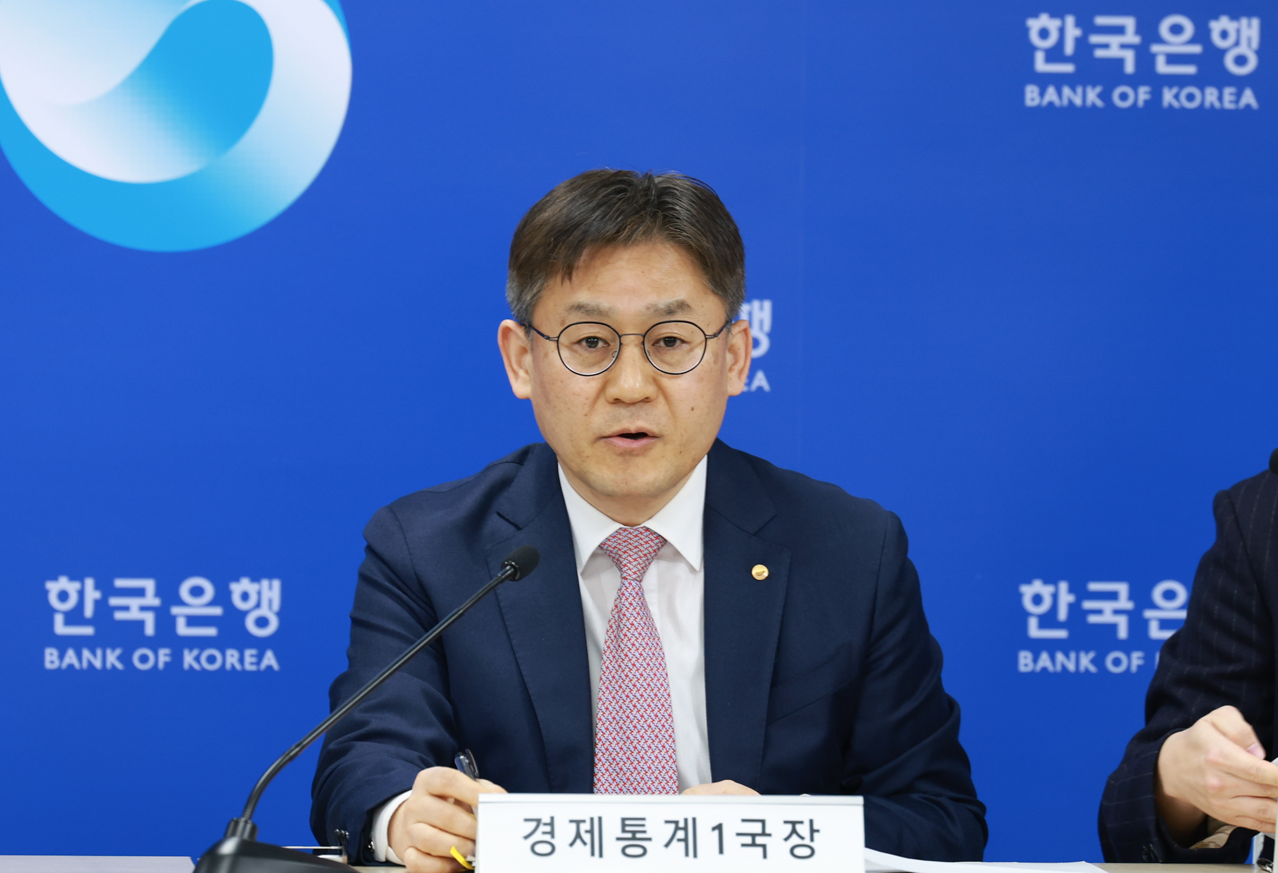 김영환 한은 경제통계1국장이 6일 오전 서울 중구 한국은행에서 열린 2025년 12월 국제수지(잠정) 기자설명회에서 발언하고 있다. (사진제공: 한국은행)