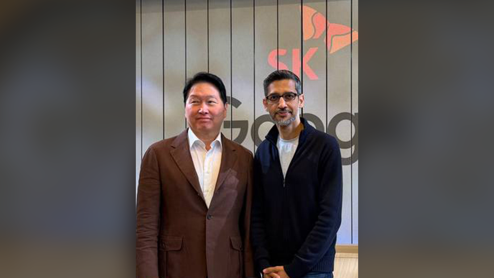 순다르 피차이 구글 CEO(오른쪽)와 최태원 SK그룹 회장. (사진=SK그룹)