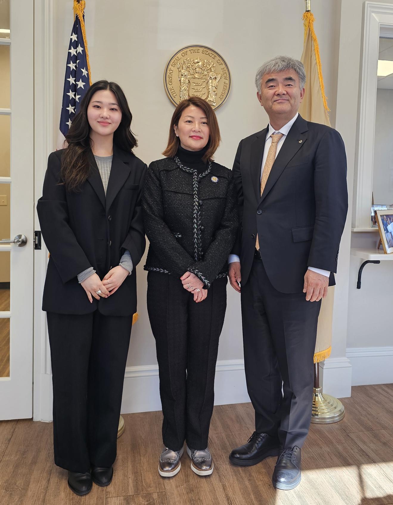 지난 18일 대우건설 정원주 회장이 뉴저지주 엘렌 박 하원 부의장과 만나 팰리세이즈파크 개발사업 관련 협력 방안을 논의했다. (자료 제공=대우건설)