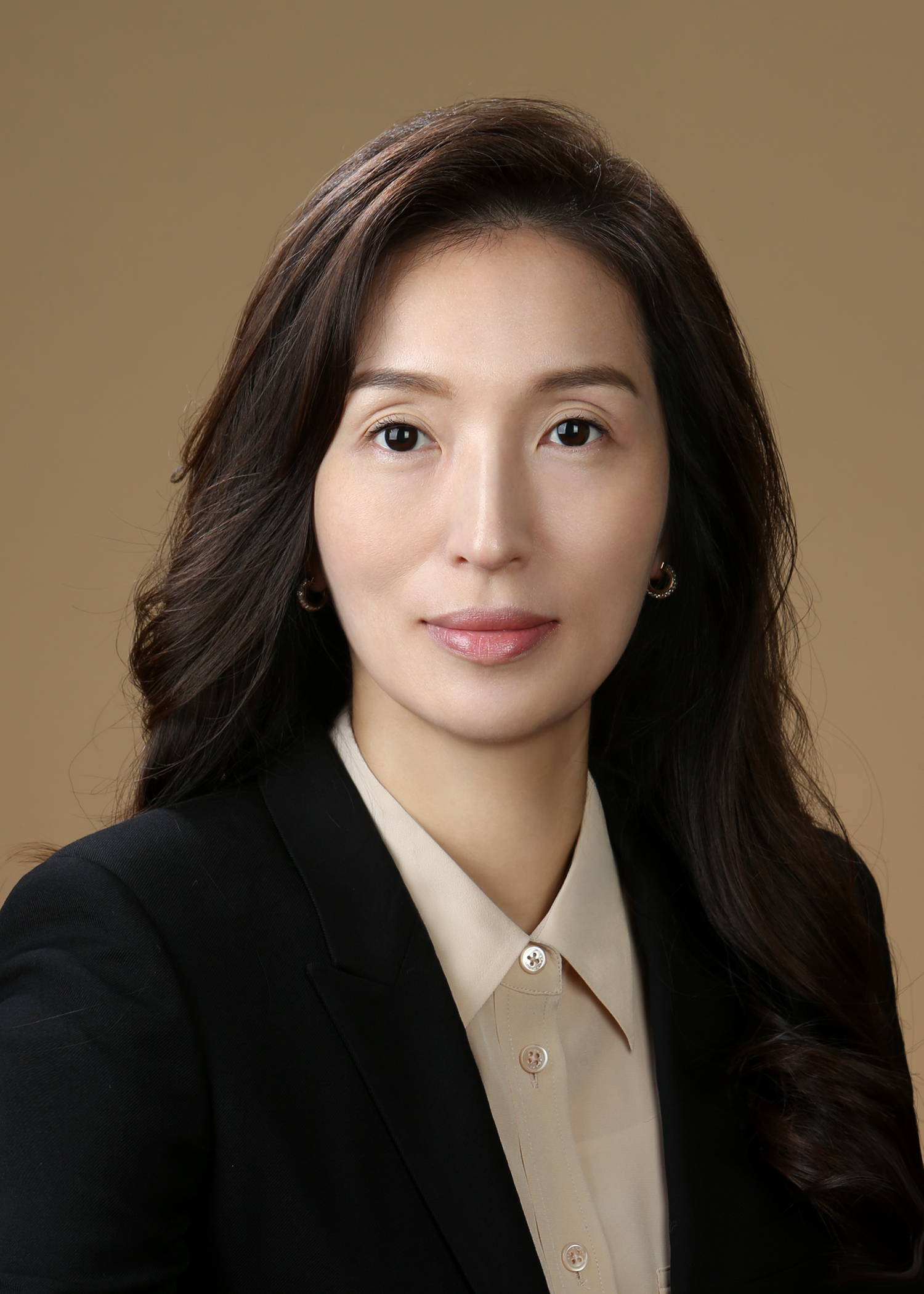 영원무역홀딩스, 지난해 최대 실적…