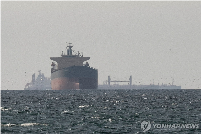 호르무즈 해협 인근의 화물선. 사진=연합뉴스