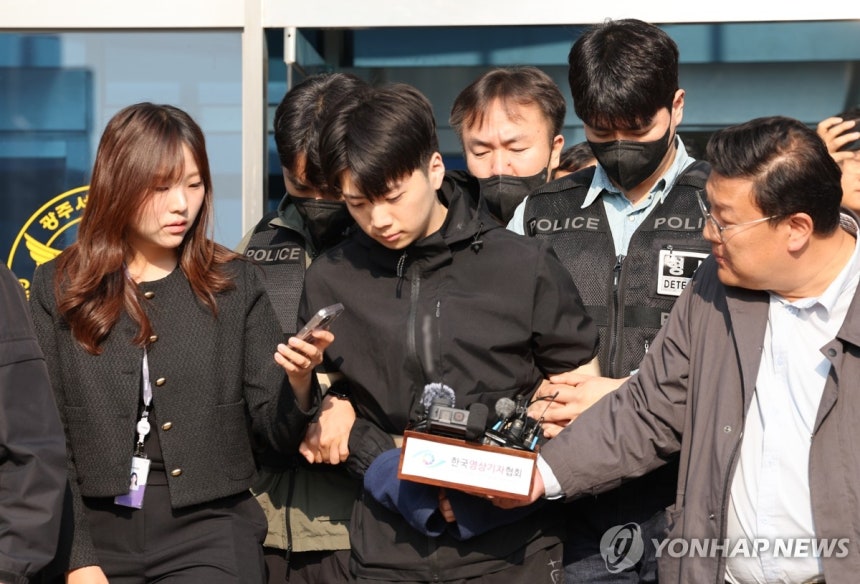 광주 '여고생 흉기 살인' 장윤기 검찰 송치/연합뉴스