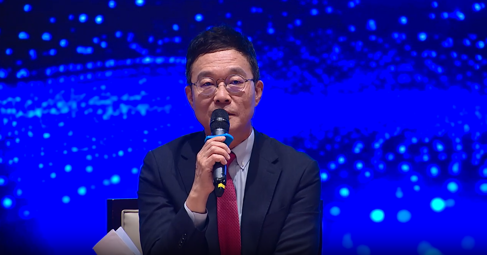 김성훈 DS자산운용 대표가 10일 열린 기자간담회에서 기자들 질의에 답변하고 있다. 