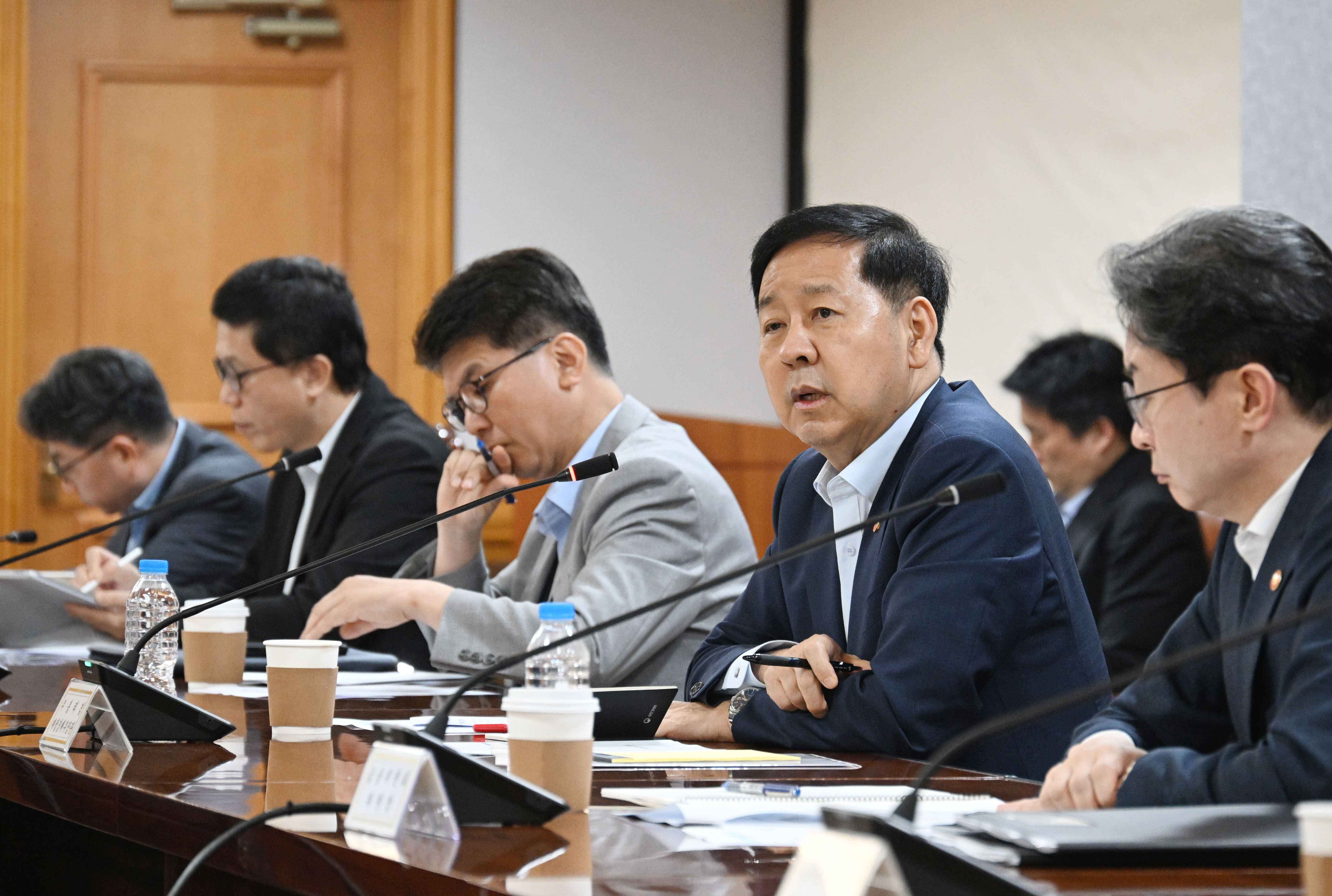 구윤철 부총리 겸 재정경제부 장관이 20일 정부세종청사에서 열린 대외경제장관회의에서 모두발언을 하고 있다.