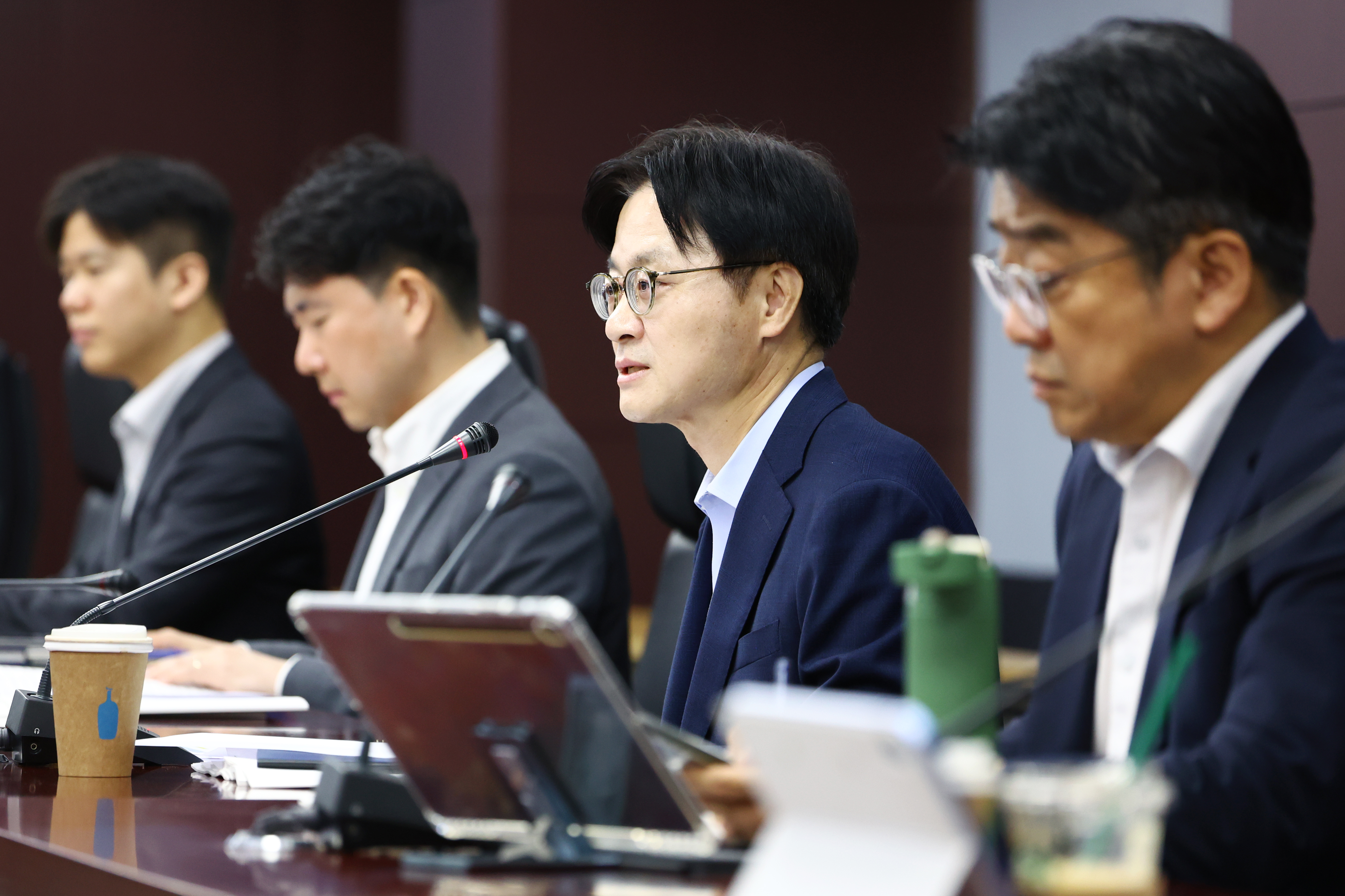 김정관 산업통상부 장관이 23일 서울 종로구 한국무역보험공사에서 열린 제6차 자원안보 협의회에서 발언하고 있다.