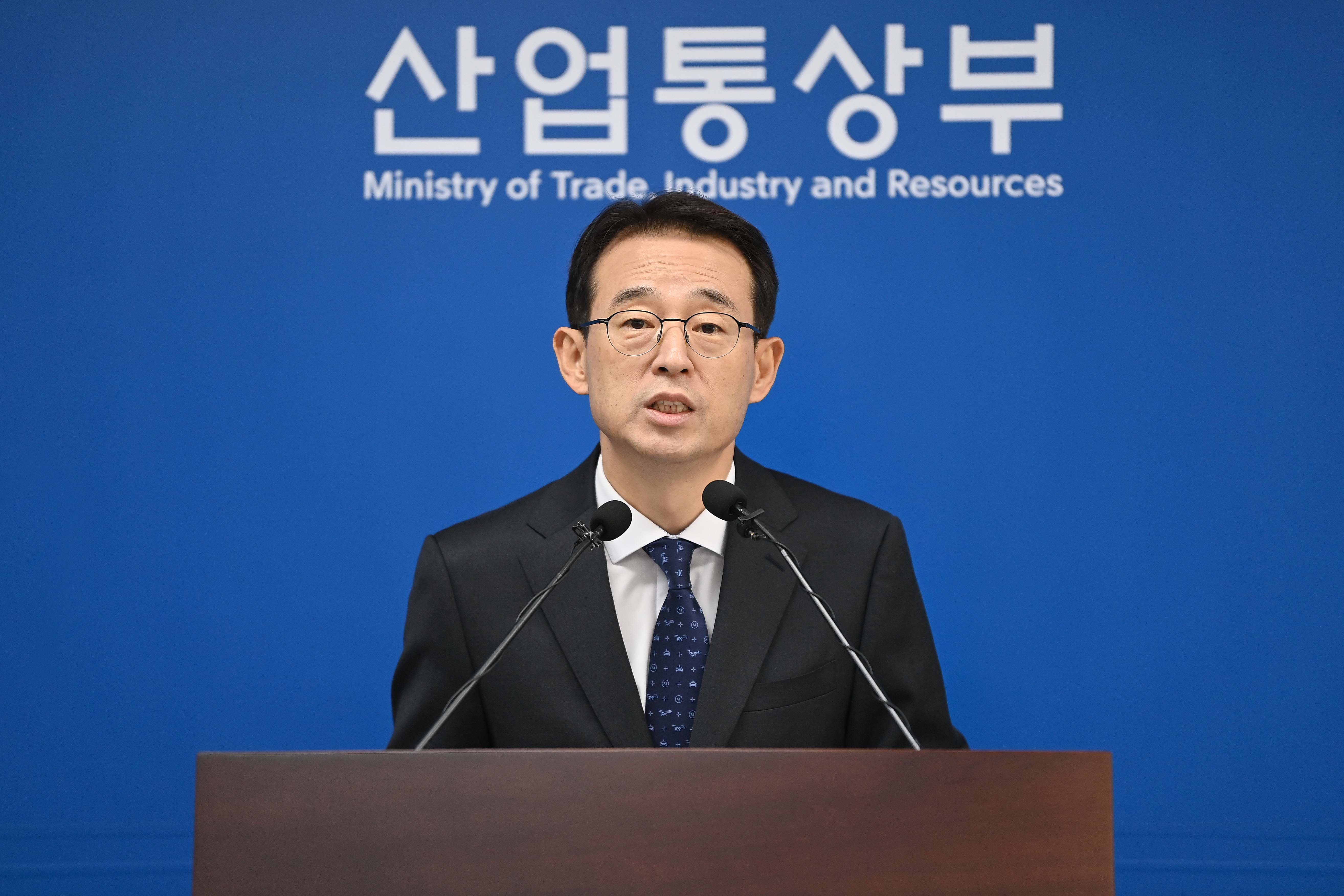 강감찬 산업통상부 무역투자실장이 1일 정부세종청사에서 '9월 수출입동향' 브리핑을 하고 있다. (사진=산업통상부)