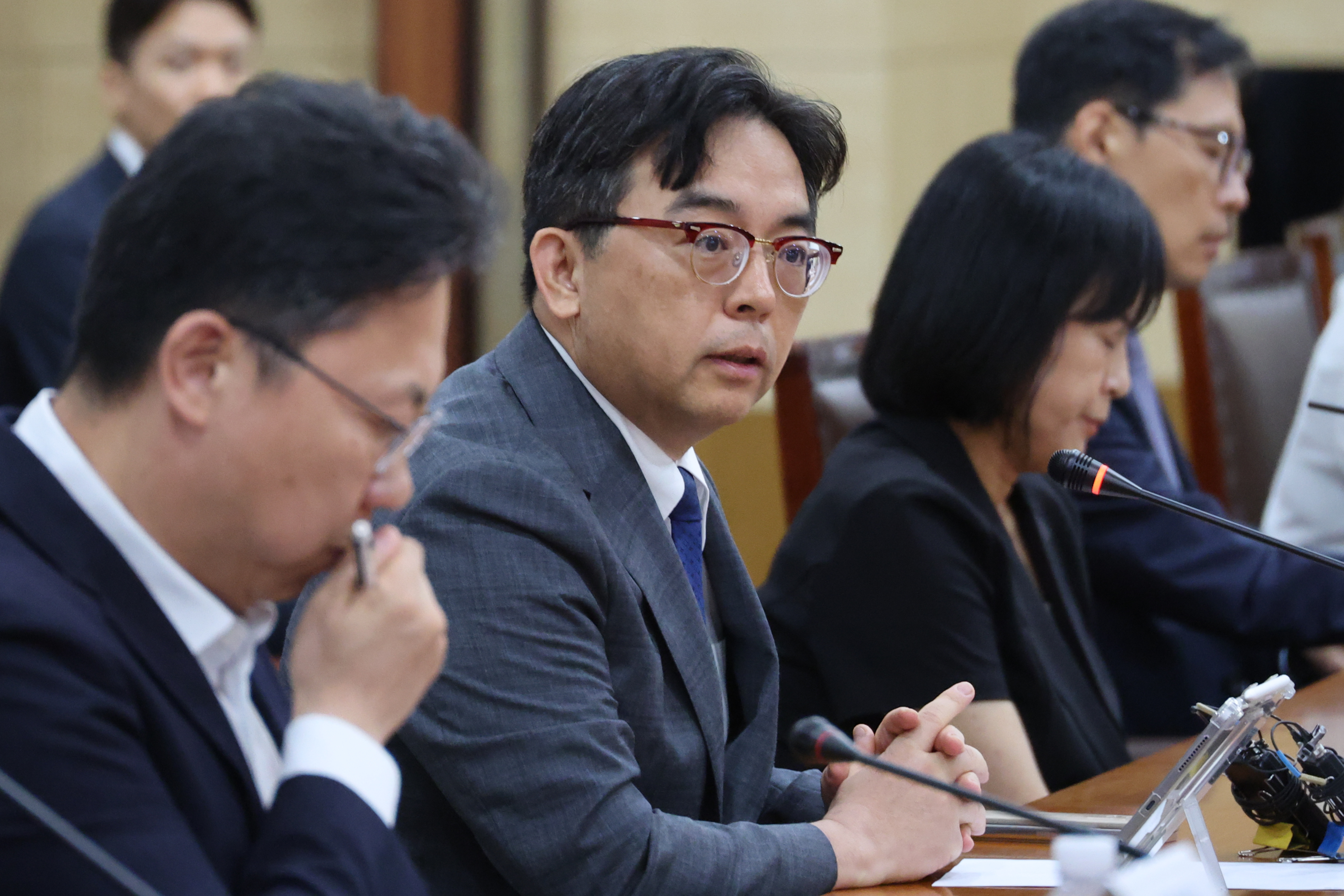 박정성 산업통상부 통상교섭본부장이 26일 세종시 정부세종청사에서 취임 후 첫 통상추진위원회의를 주재하고 있다.