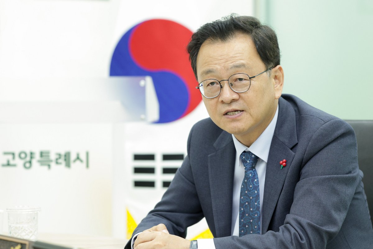 민경선 고양특례시장이 개인형 이동장치(PM)의 안전한 이용 문화 정착과 보행자 안전 확보를 위한 정책 추진 의지를 밝히고 있다. 사진=고양특례시 제공