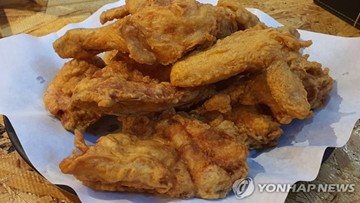 치킨집 3만개 육박…코로나에도 외식 가맹점 &#39;홍수&#39;