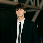 황민현