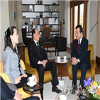 분위기,상임위원장,민족