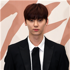 황민현