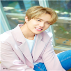 솔로,김동한,데뷔