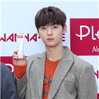 황민현