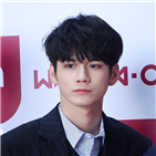 옹성우