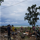 쓰나미,현장,생존자,구조,인도네시아,잔해