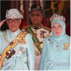 국왕,술탄,압둘라,말레이시아,즉위
