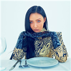 화사,멍청이,차트,솔로곡