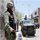 경찰,매복,멕시코,국가방위군,차량