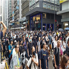 홍콩,시위대,시위,총파업,이날,송환법,공항,오전,경찰,정부