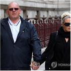 영국,외교관,사고,미국,면책특권,부모