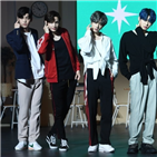 투모로우바이투게더