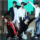 투모로우바이투게더