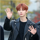 황민현