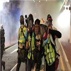 경찰,홍콩,시위,최루탄,현장,시위대,지하철역,기자