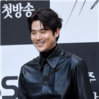 김강우