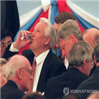 옐친,영국,대통령,러시아,나토,당시,총리,리프킨드,아키노,외교